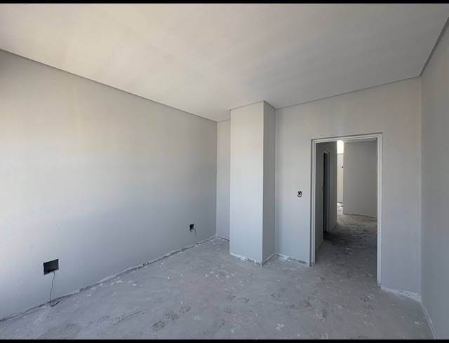 4 BEDROOM HOUSE FOR SALE IN SANDOWN
